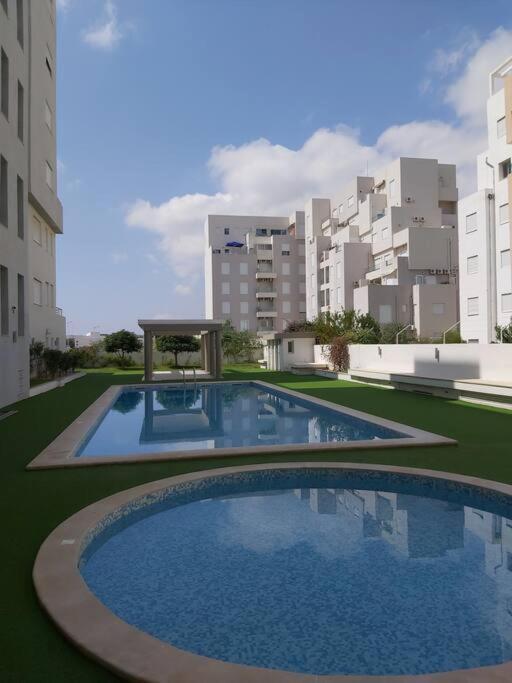 1ch Romantique Vue Sur Piscine Апартаменты *